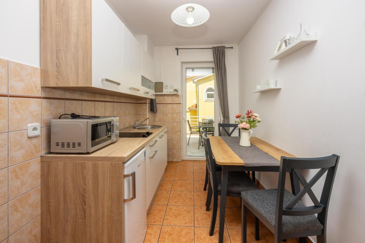 Apartments Claudia Crikvenica Ngoại thất bức ảnh