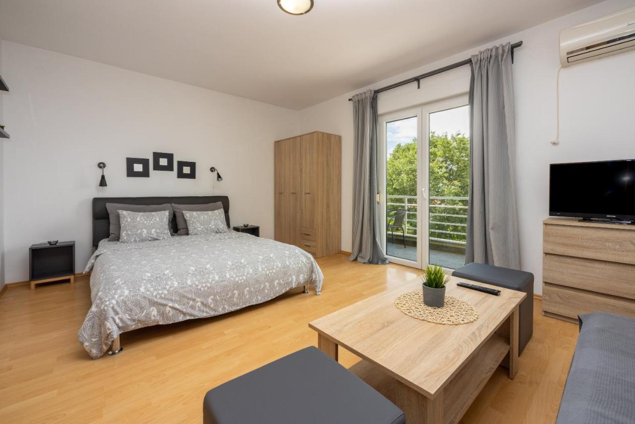 Apartments Claudia Crikvenica Ngoại thất bức ảnh