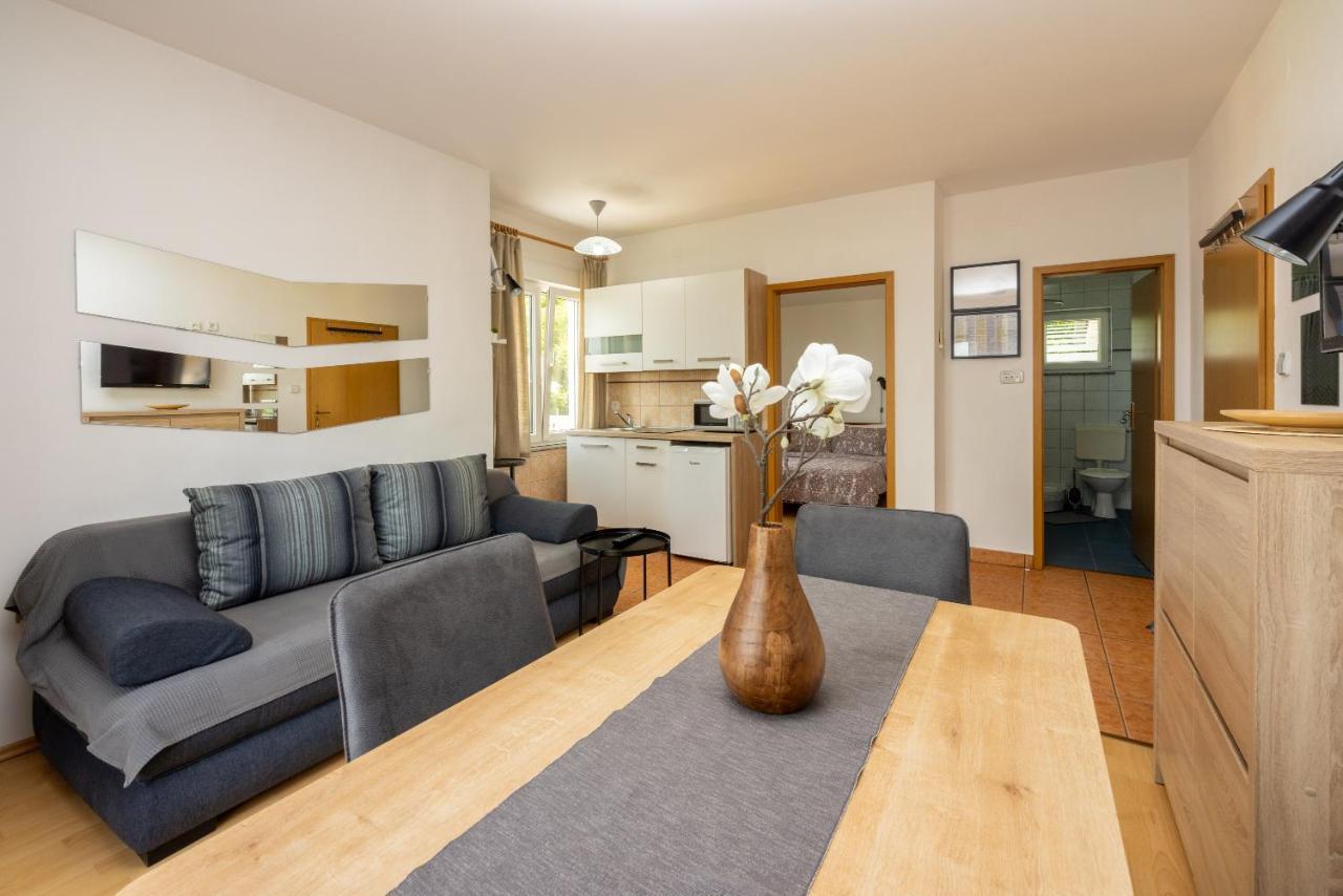 Apartments Claudia Crikvenica Ngoại thất bức ảnh