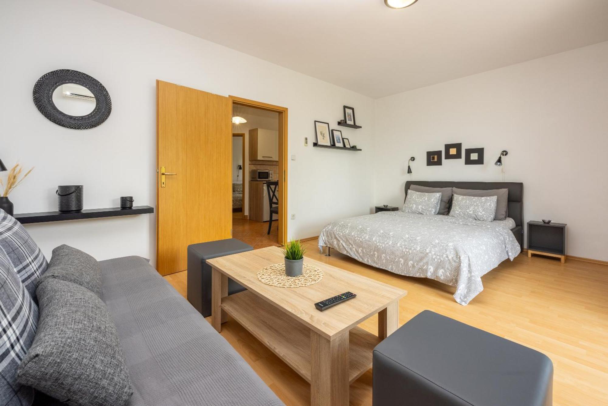 Apartments Claudia Crikvenica Ngoại thất bức ảnh